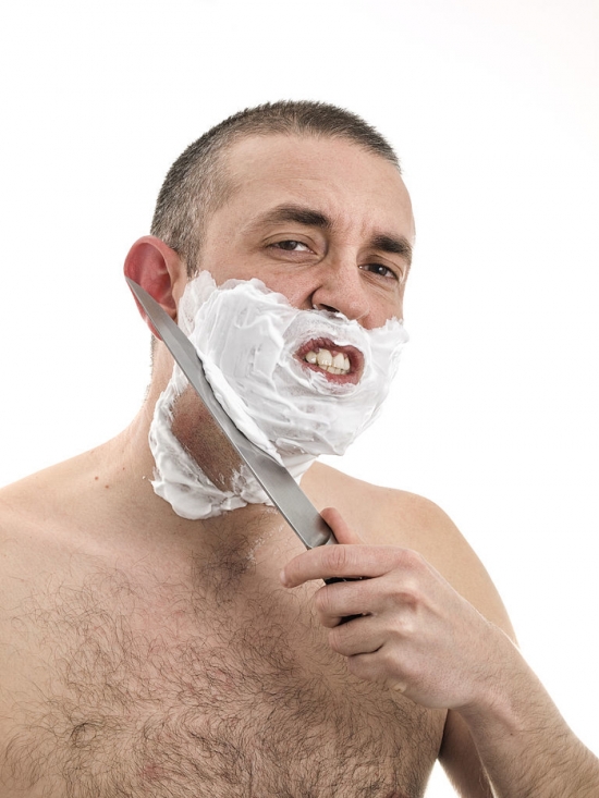 对用刀娴熟的人来说，剃须使用的工具范畴有点广
